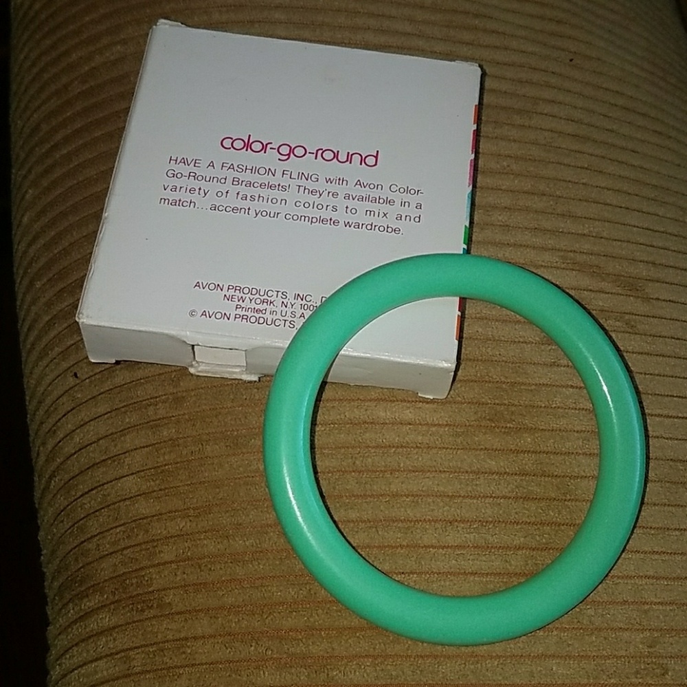Vintage 1979 Avon Color-go-round bangle/bracelet